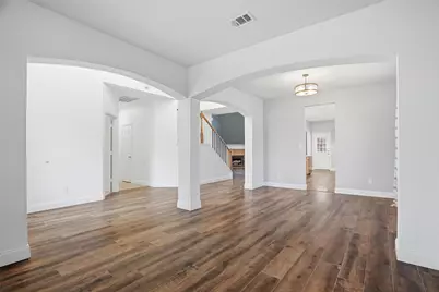 508 Lakeview Circle, Burleson, TX 76028 - Photo 6