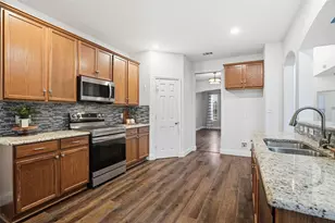 508 Lakeview Cir, Burleson, TX 76028 - Photo 10