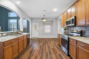 508 Lakeview Cir, Burleson, TX 76028 - Photo 8