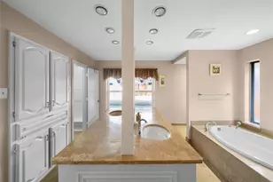 9727 Amberley Dr, Dallas, TX 75243 - Photo 10