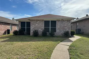 2104 Kirkwood St, Mesquite, TX 75149 - Photo 2