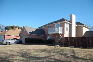 5608 Fairway Cir, Haltom City, TX 76117 - Photo 4