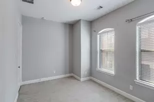 1348 Arch Pl, Dallas, TX 75215 - Photo 22