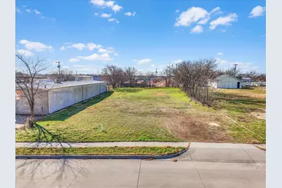 4320 Glenview Drive, Haltom City, TX 76117 - Photo 4