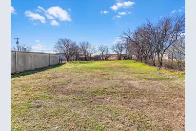 4320 Glenview Drive, Haltom City, TX 76117 - Photo 8