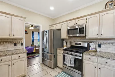 1602 Hyde Park Boulevard, Cleburne, TX 76033 - Photo 12