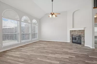 13514 Valencia Drive, Frisco, TX 75035 - Photo 10