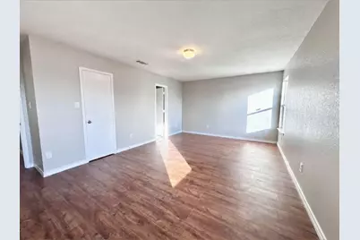 2435 Silverado Trail, Grand Prairie, TX 75052 - Photo 6