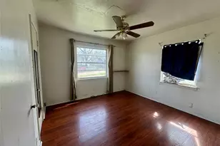 3215 S Llewellyn Ave, Dallas, TX 75224 - Photo 8