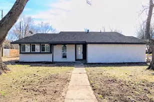 1302 La Salle Dr, Sherman, TX 75090 - Photo 2