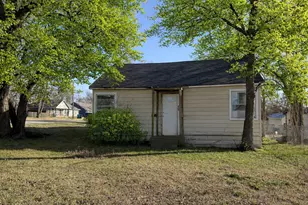 430 E Parnell St, Denison, TX 75021 - Photo 2