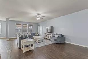 1300 Lawnview Dr, Forney, TX 75126 - Photo 4