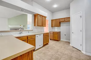 409 Lakemont Dr, Hutto, TX 78634 - Photo 12