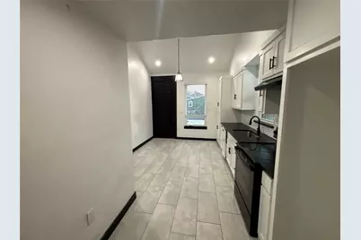 300 Avenue B, Ennis, TX 75119 - Photo 18