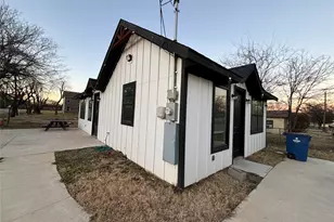 300 Ave B, Ennis, TX 75119 - Photo 22