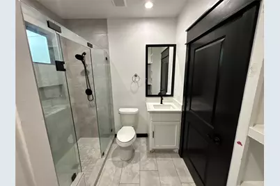 300 Avenue B, Ennis, TX 75119 - Photo 12