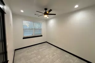 300 Ave B, Ennis, TX 75119 - Photo 8