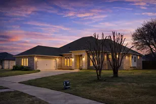 516 Midway Dr, DeSoto, TX 75115 - Photo 2