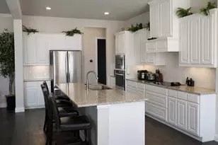 516 Midway Dr, DeSoto, TX 75115 - Photo 4