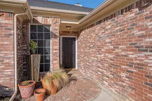 1109 Pierce Arrow Dr, Arlington, TX 76001 - Photo 2