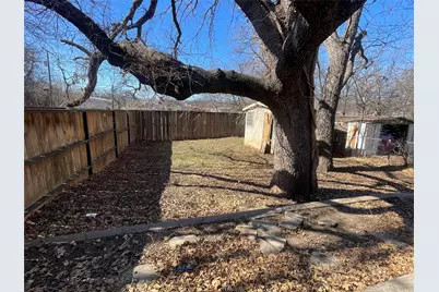 814 Plum Street, Graham, TX 76450 - Photo 16