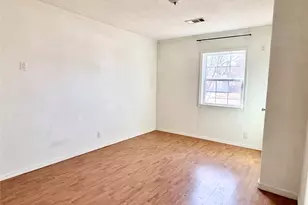 520 Iris Dr, Irving, TX 75061 - Photo 10