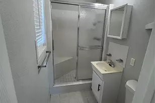 629 E Mission St, Crowley, TX 76036 - Photo 12