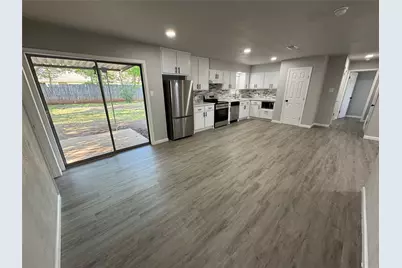 629 E Mission Street, Crowley, TX 76036 - Photo 6