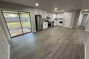 629 E Mission St, Crowley, TX 76036 - Photo 6