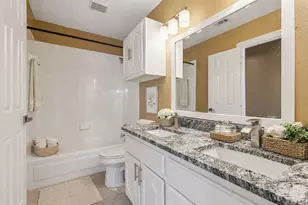 9434 Abbey Rd, Irving, TX 75063 - Photo 34