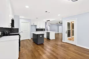 607 Parkhill Dr, Mansfield, TX 76063 - Photo 14