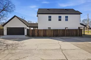 2801 Mount Horum Way, Fort Worth, TX 76105 - Photo 2