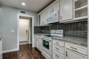 514 Hunters Glen St, Lewisville, TX 75067 - Photo 8