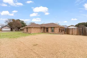 551 Sandgate Dr, Burleson, TX 76028 - Photo 2
