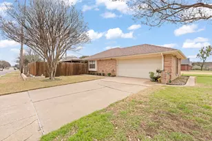 551 Sandgate Dr, Burleson, TX 76028 - Photo 4
