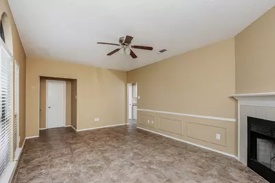 645 Lemon Drive, Arlington, TX 76018 - Photo 4