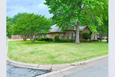 2103 Pecan Street, Bonham, TX 75418 - Photo 2