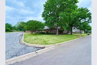 2103 Pecan Street, Bonham, TX 75418 - Photo 4