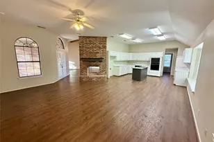 2103 Pecan St, Bonham, TX 75418 - Photo 8