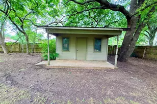 2103 Pecan St, Bonham, TX 75418 - Photo 28