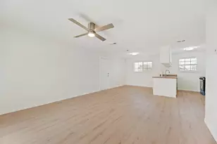 318 Boulder Ct, Burleson, TX 76028 - Photo 6