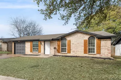 318 Boulder Court, Burleson, TX 76028 - Photo 2