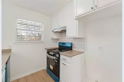 318 Boulder Court, Burleson, TX 76028 - Photo 10