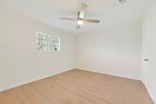 318 Boulder Ct, Burleson, TX 76028 - Photo 18