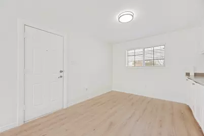 318 Boulder Court, Burleson, TX 76028 - Photo 6