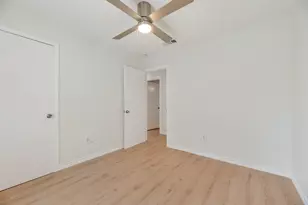 318 Boulder Ct, Burleson, TX 76028 - Photo 16