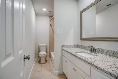 925 Jones Street, Greenville, TX 75401 - Photo 8