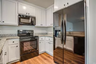 925 Jones St, Greenville, TX 75401 - Photo 4