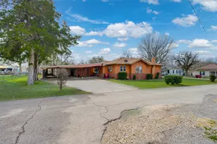 1101 S Locust St, Clarksville, TX 75426 - Photo 18