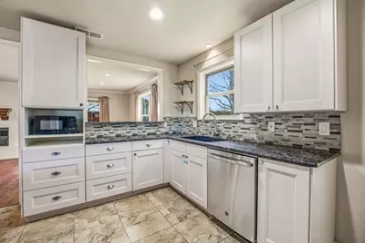 7115 Westover Drive, Granbury, TX 76049 - Photo 10